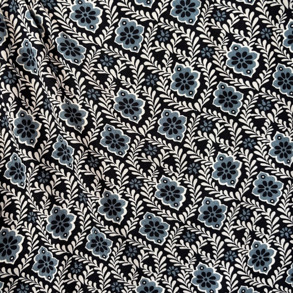 LOFT mixed media sleeveless shell, SP - Picture 2 of 5